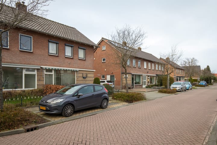 Photo 37 of Koningin Emmastraat 5