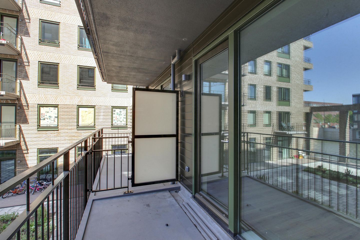 Photo 10 of Bert Haanstrakade 872