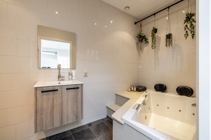 Photo 24 of Regthuispad 2