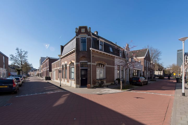 Foto 37 van Hoogvensestraat 89