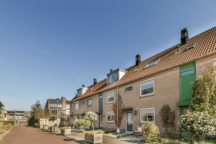 Foto 2 van Planetenplein 20