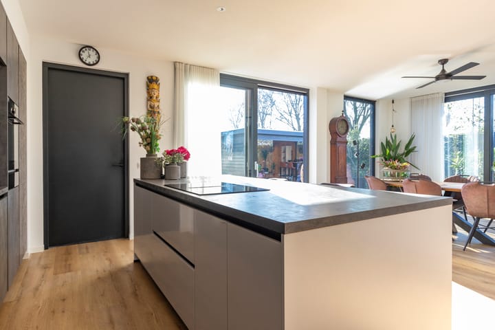 Foto 21 van Kanaalweg 12