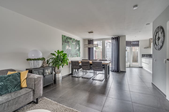 Photo 7 of Doctor Cuypersstraat 28