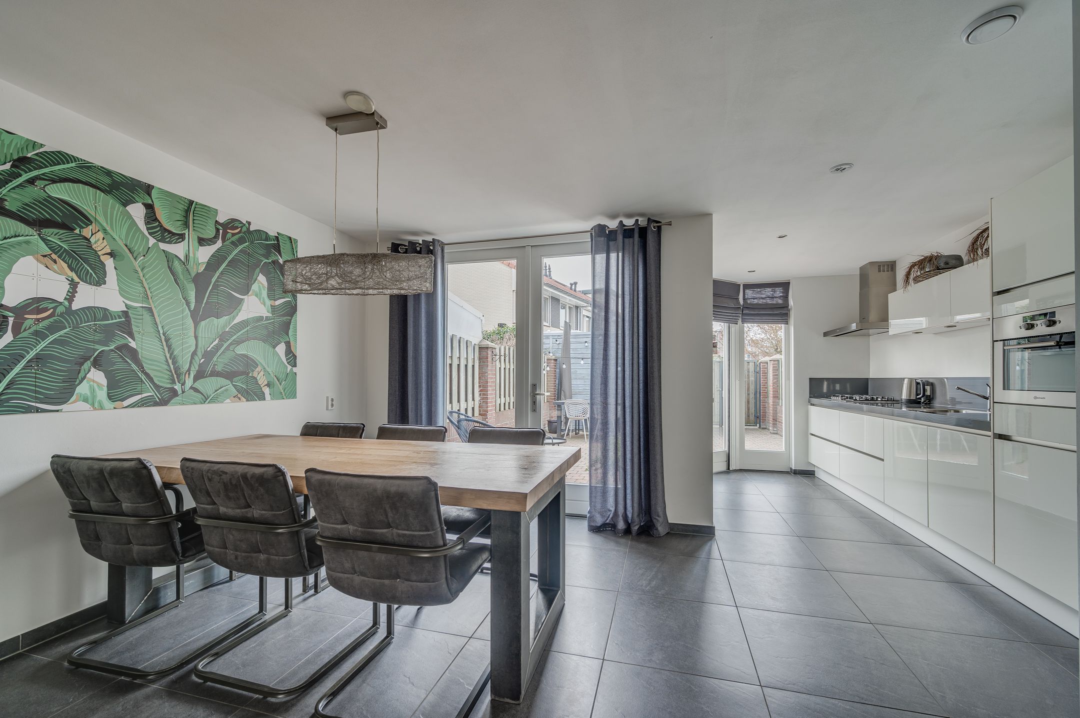 Photo 9 of Doctor Cuypersstraat 28