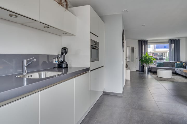 Photo 14 of Doctor Cuypersstraat 28