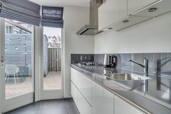 Photo 13 of Doctor Cuypersstraat 28