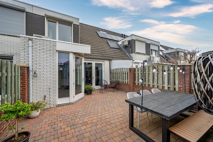 Photo 32 of Doctor Cuypersstraat 28