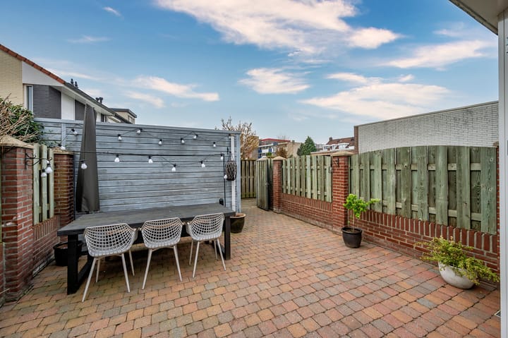 Photo 34 of Doctor Cuypersstraat 28