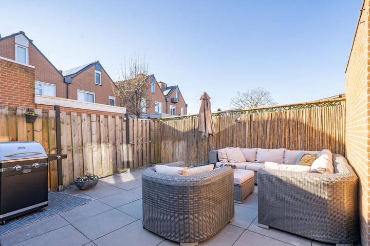 Foto 3 van Van Rooijen-plein 8