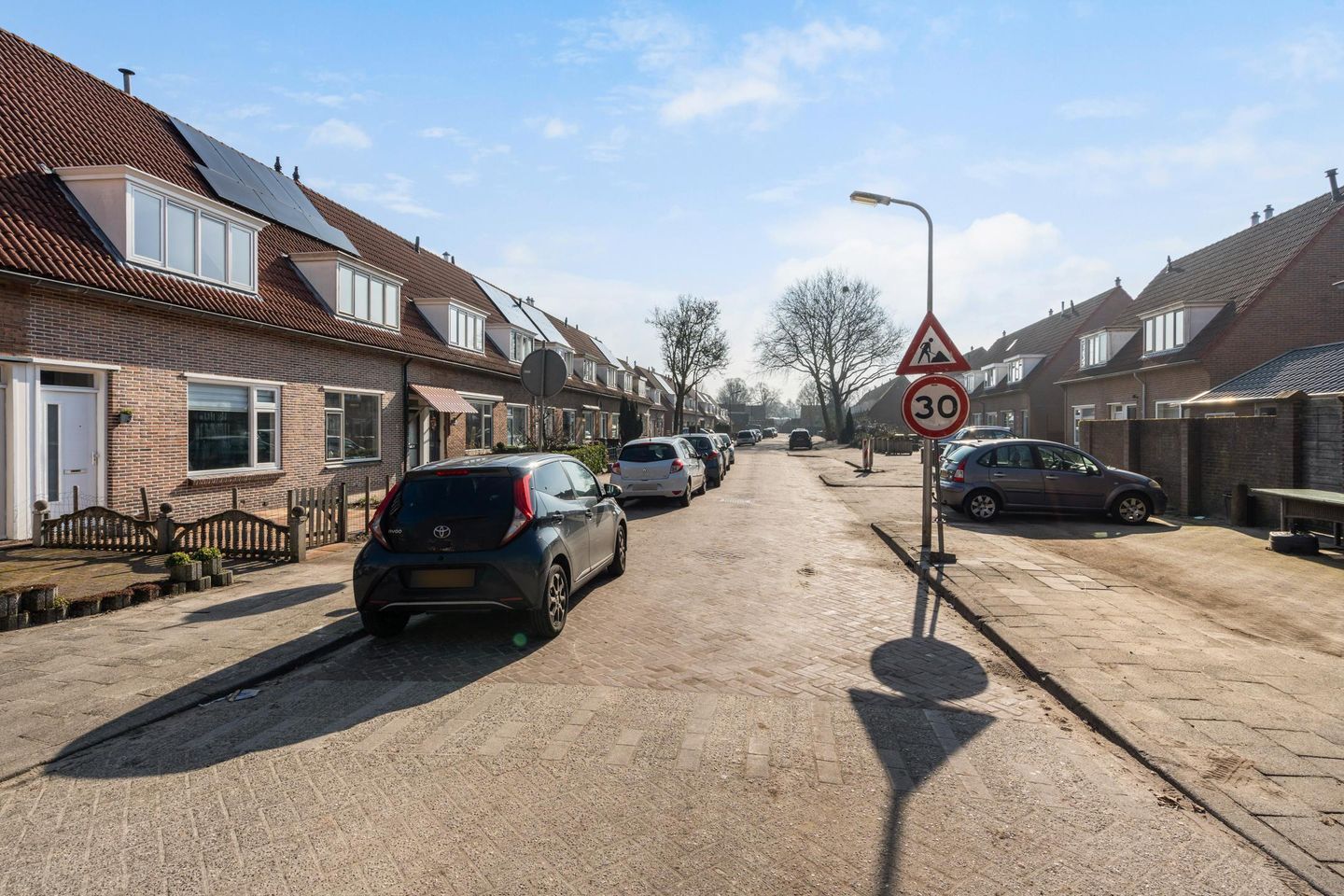 Foto 5 van J van der Veenstraat 3