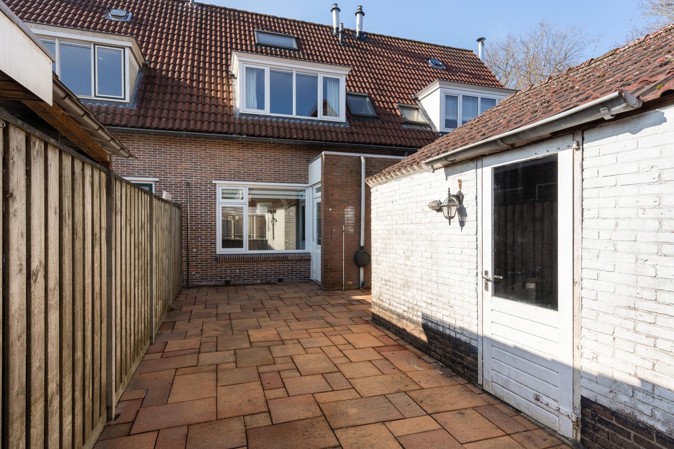 Foto 30 van J van der Veenstraat 3