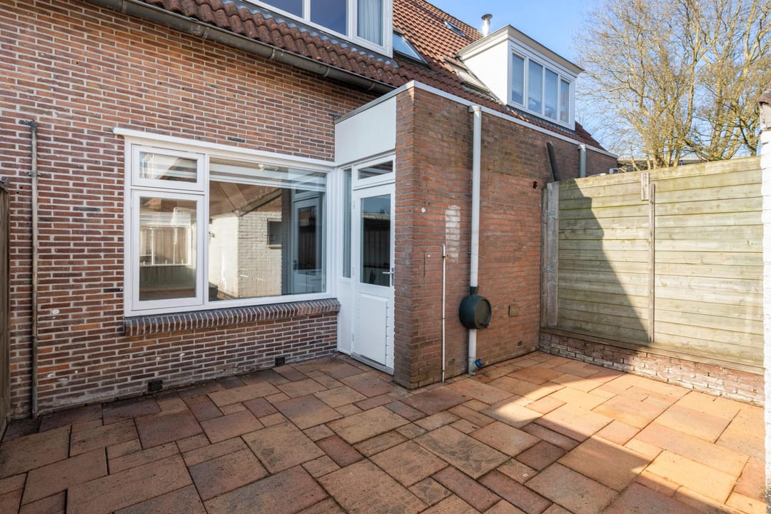 Foto 31 van J van der Veenstraat 3