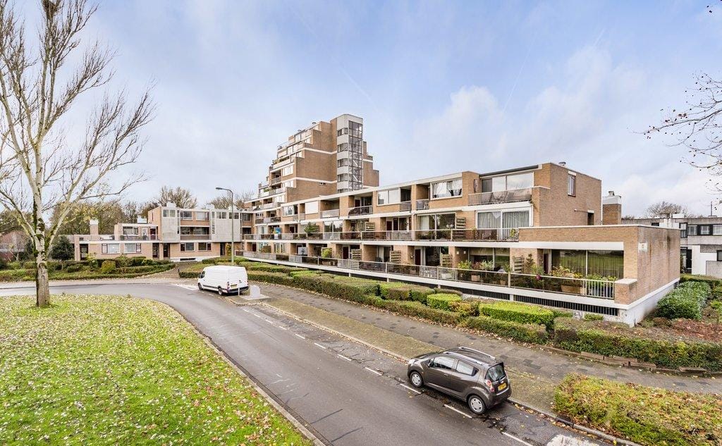 Photo 1 of Essenburg 98