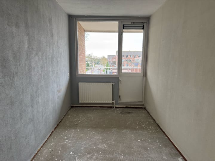 Photo 4 of Essenburg 98