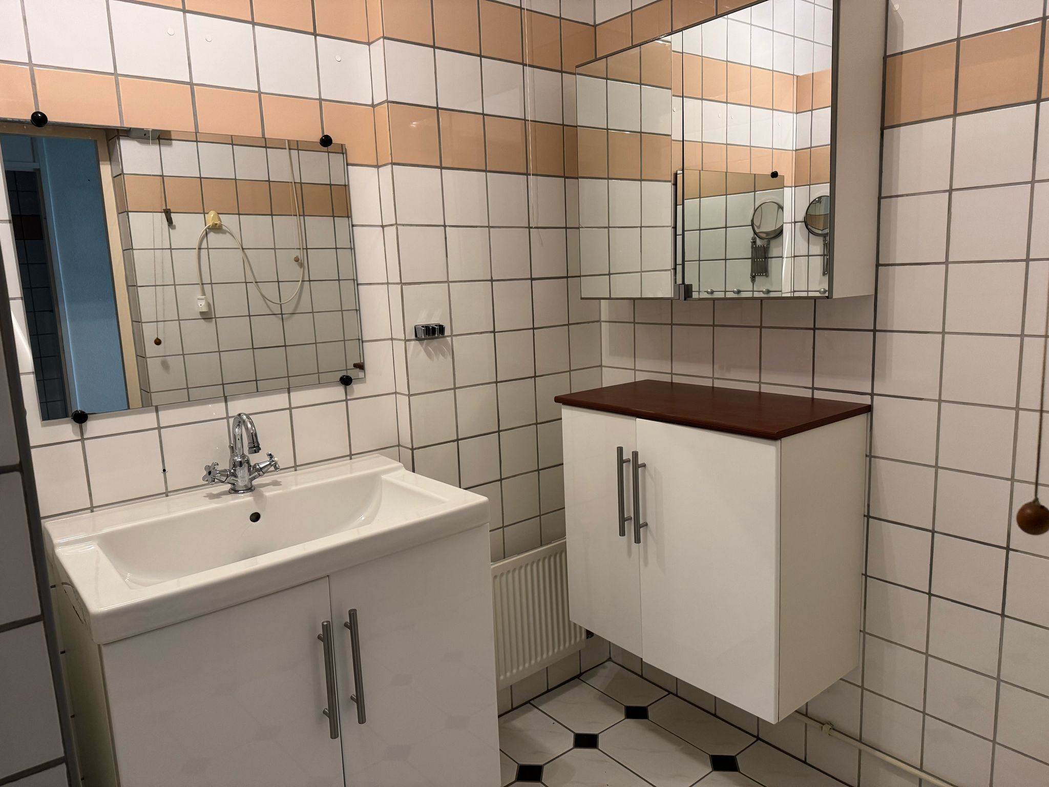 Photo 6 of Essenburg 98