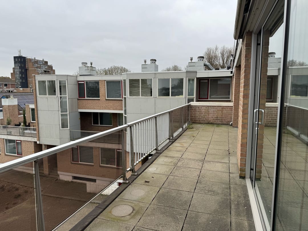 Photo 8 of Essenburg 98