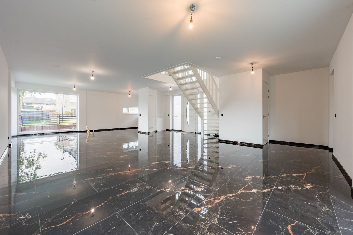 Photo 4 of Wederiklaan 99