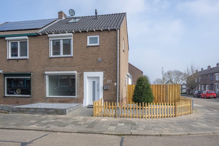 Photo 26 of Wilhelminastraat 70