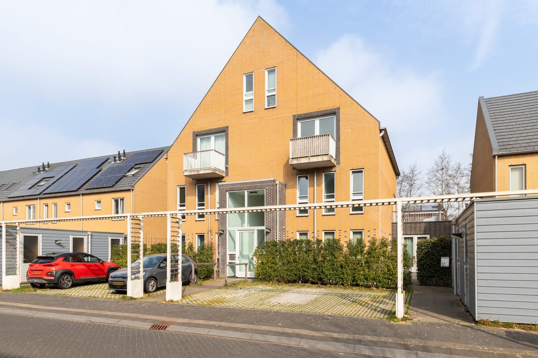 Foto 1 van Straat van Corsica 53-B