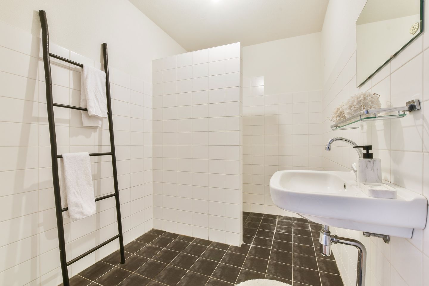 Photo 20 of Van Embdenstraat 58