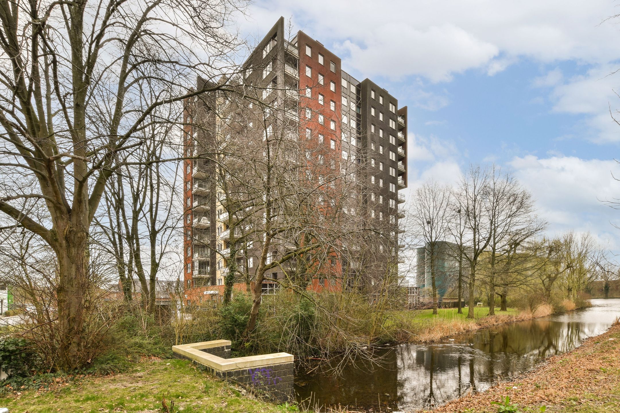 Photo 27 of Van Embdenstraat 58