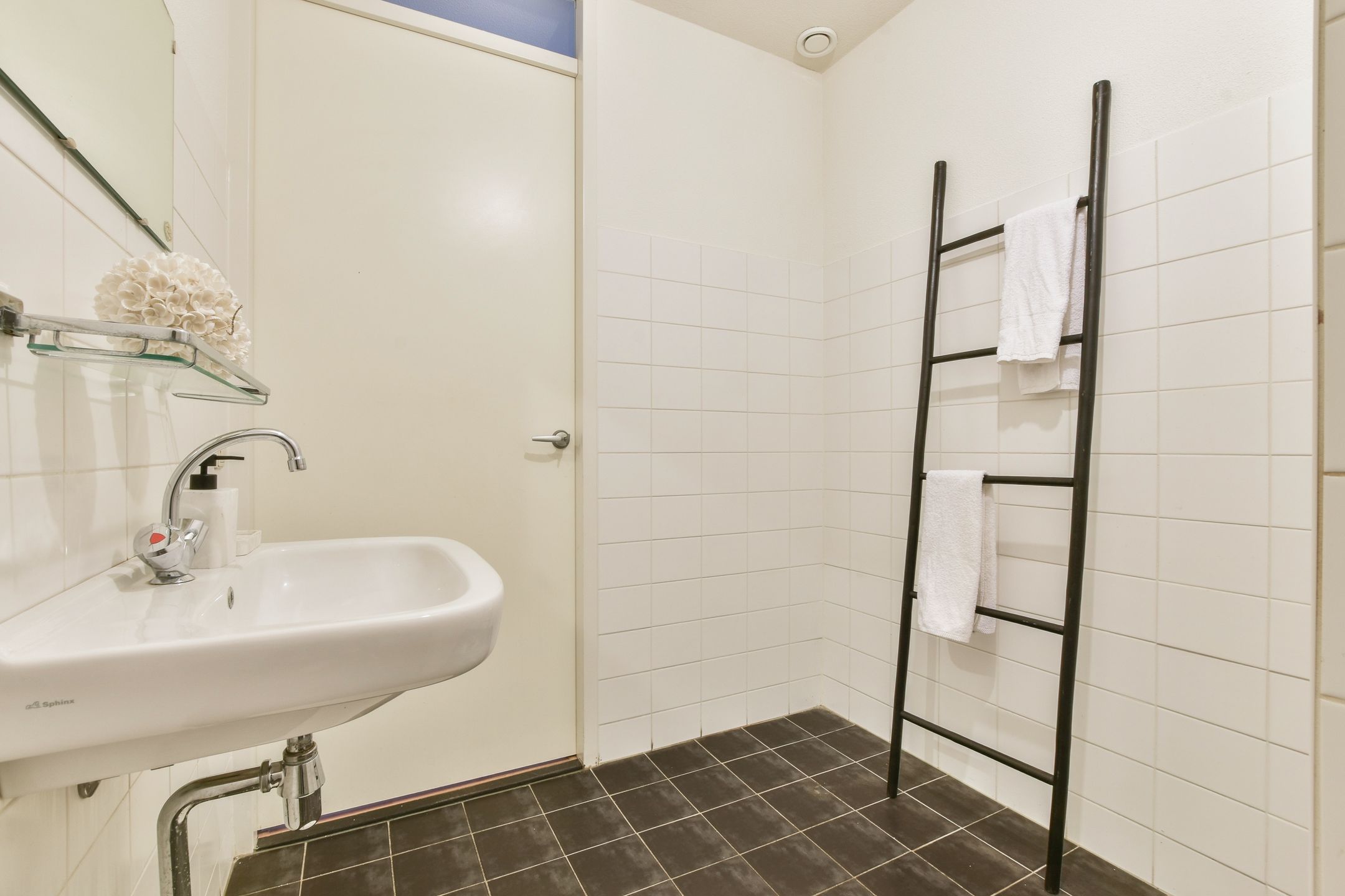 Photo 21 of Van Embdenstraat 58