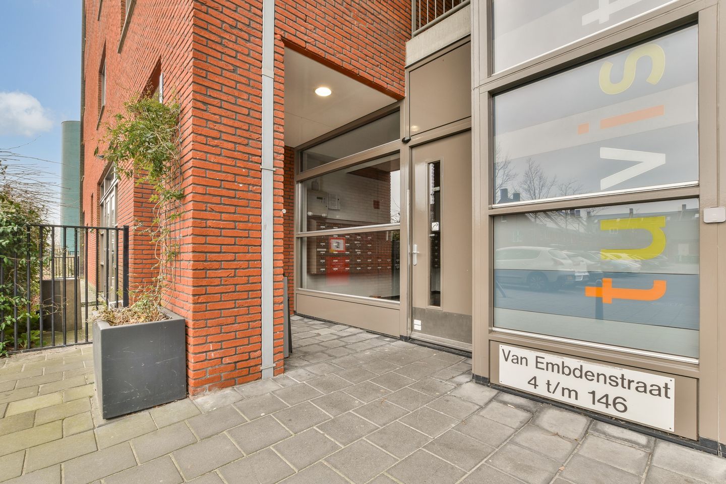 Photo 25 of Van Embdenstraat 58