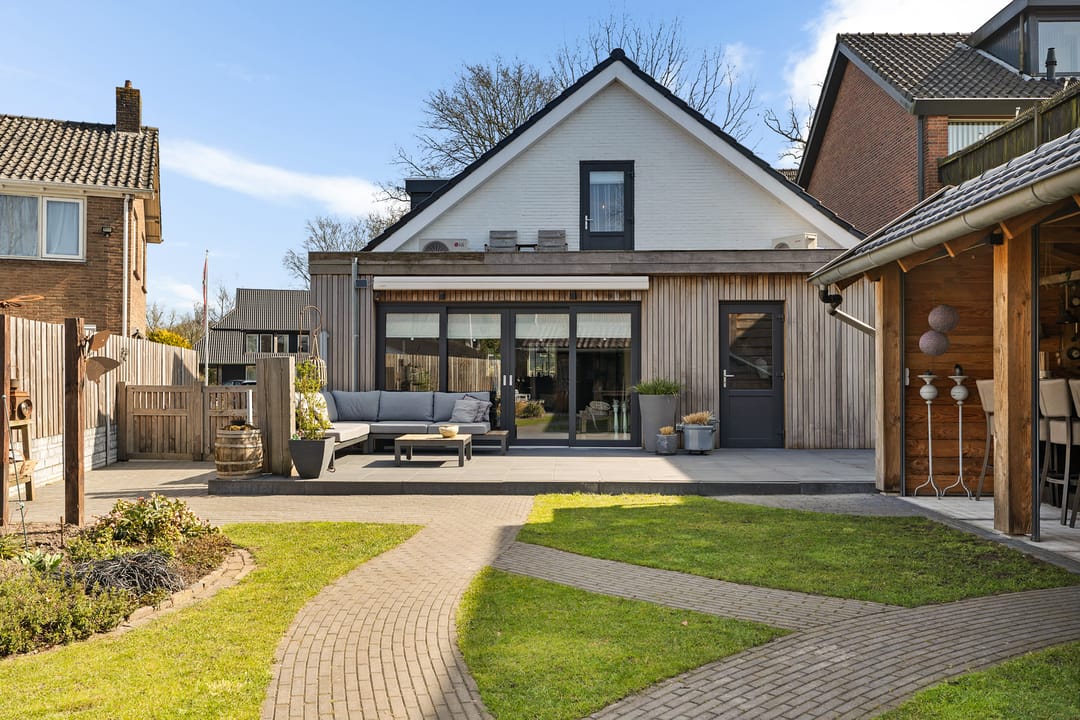 Foto 1 van Schoolstraat 8