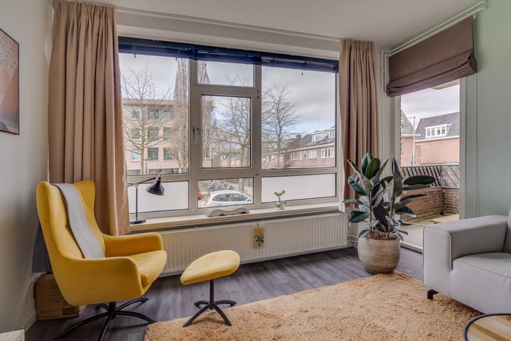 Photo 3 of Detmoldstraat 84
