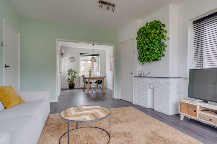 Photo 6 of Detmoldstraat 84