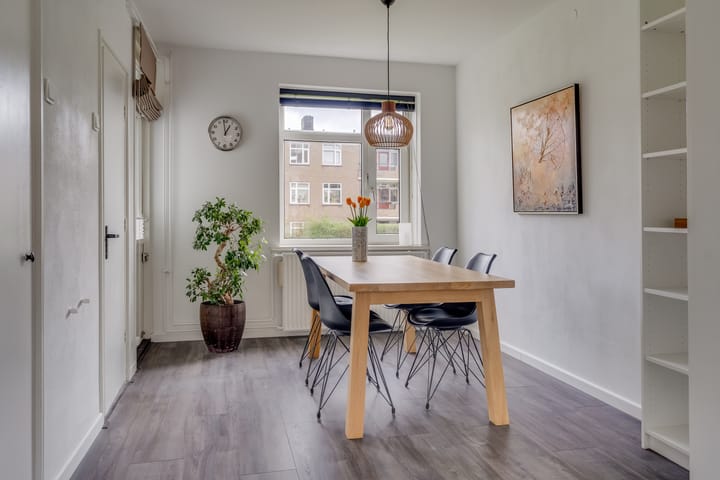 Photo 7 of Detmoldstraat 84