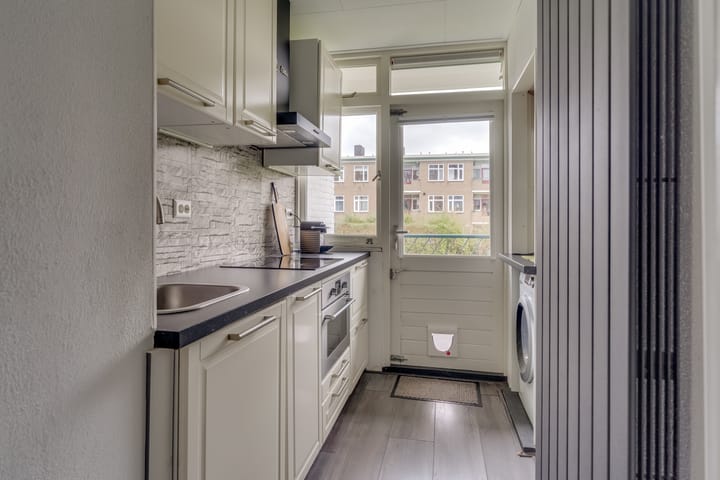 Foto 15 van Detmoldstraat 84