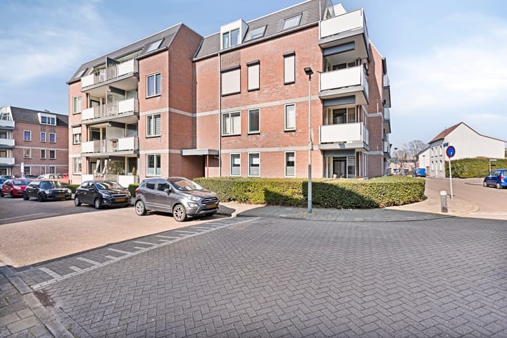 Foto 21 van Romeinenplein 55