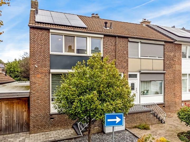 Foto 1 van Woeringenstraat 79