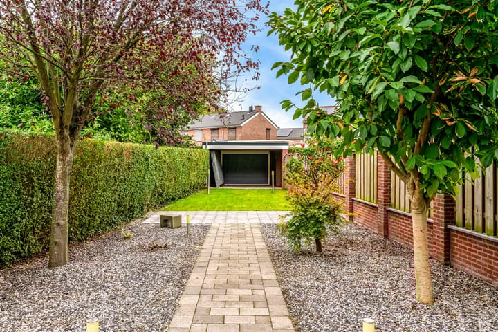 Foto 2 van Woeringenstraat 79