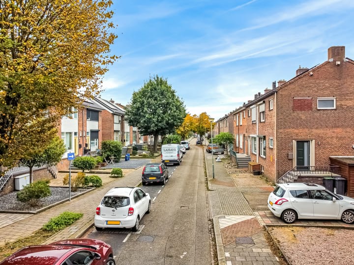 Foto 29 van Woeringenstraat 79