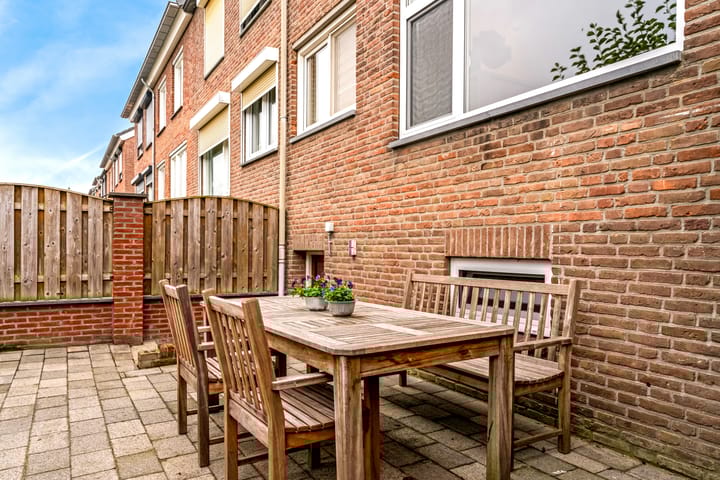 Foto 33 van Woeringenstraat 79