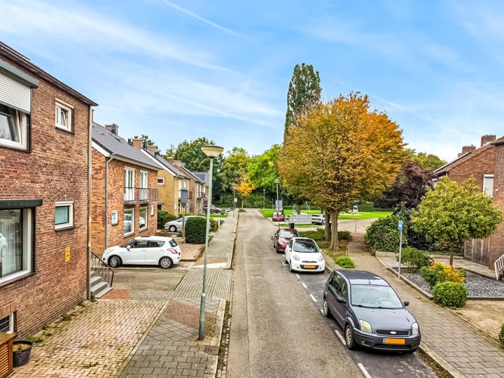 Foto 35 van Woeringenstraat 79