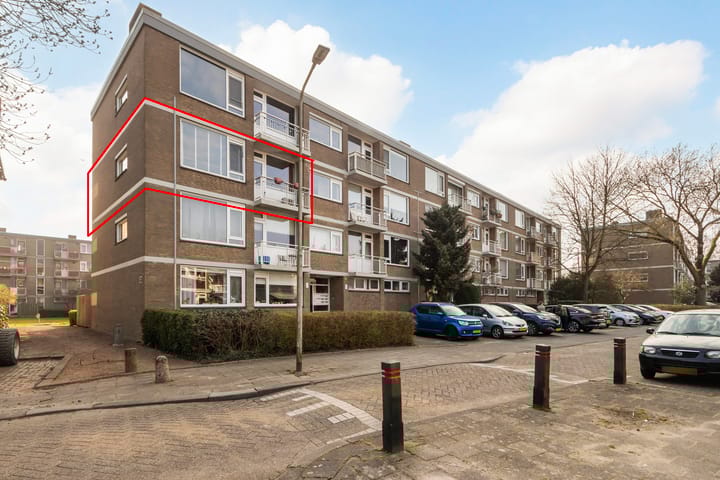 Foto 1 van Burgemeester Crezéestraat 47