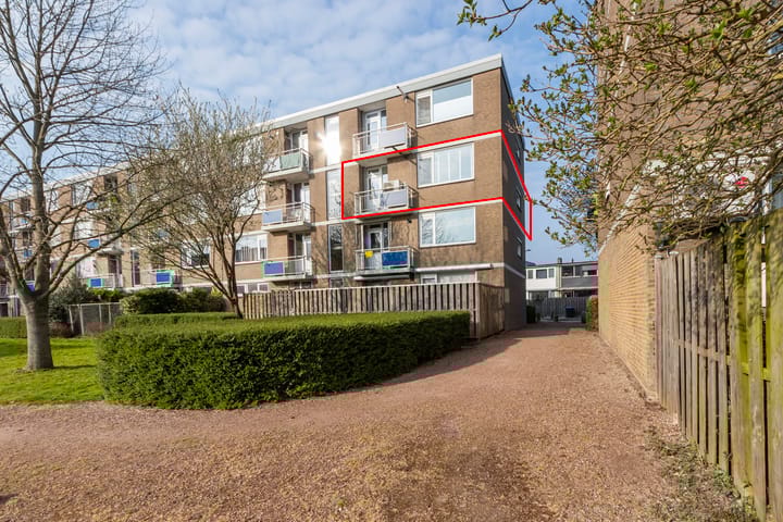 Foto 2 van Burgemeester Crezéestraat 47