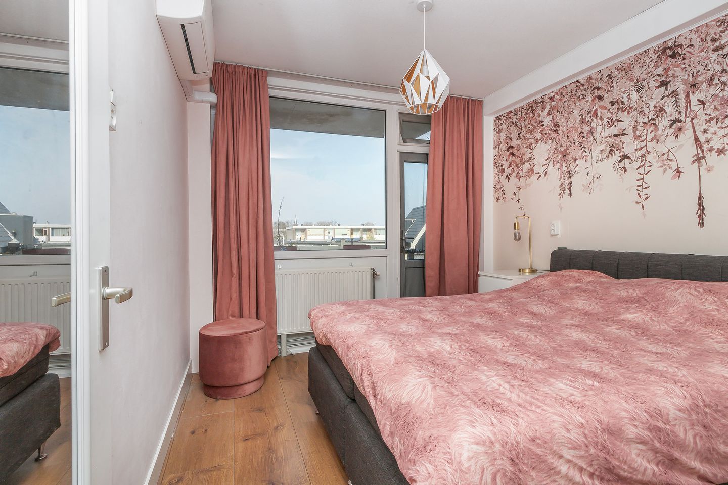 Foto 20 van Burgemeester Crezéestraat 47