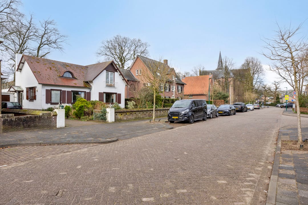 Photo 11 of Julianastraat 147-A