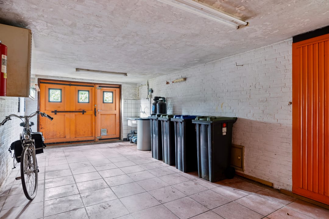 Photo 38 of Julianastraat 147-A