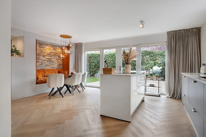 Foto 12 van Sint Josephplein 3