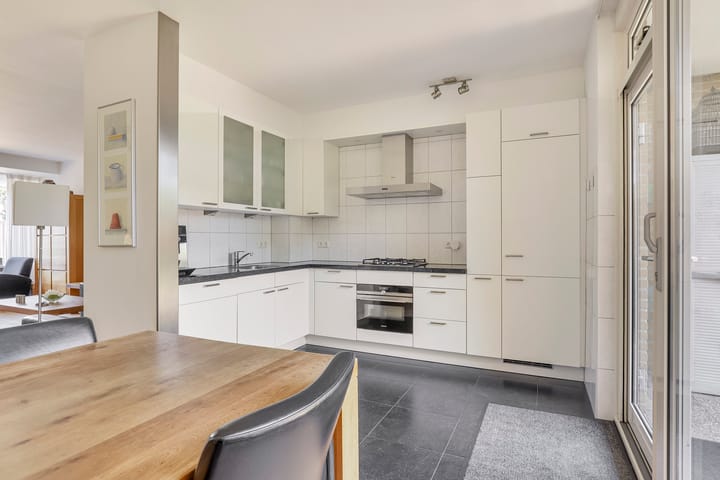 Foto 15 van Van der Hoevensstraat 60