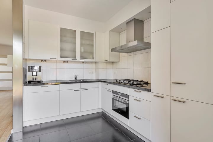 Foto 16 van Van der Hoevensstraat 60