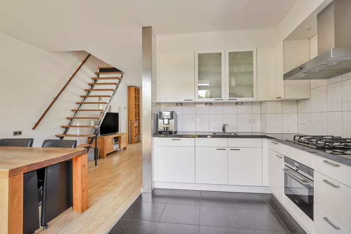 Foto 4 van Van der Hoevensstraat 60