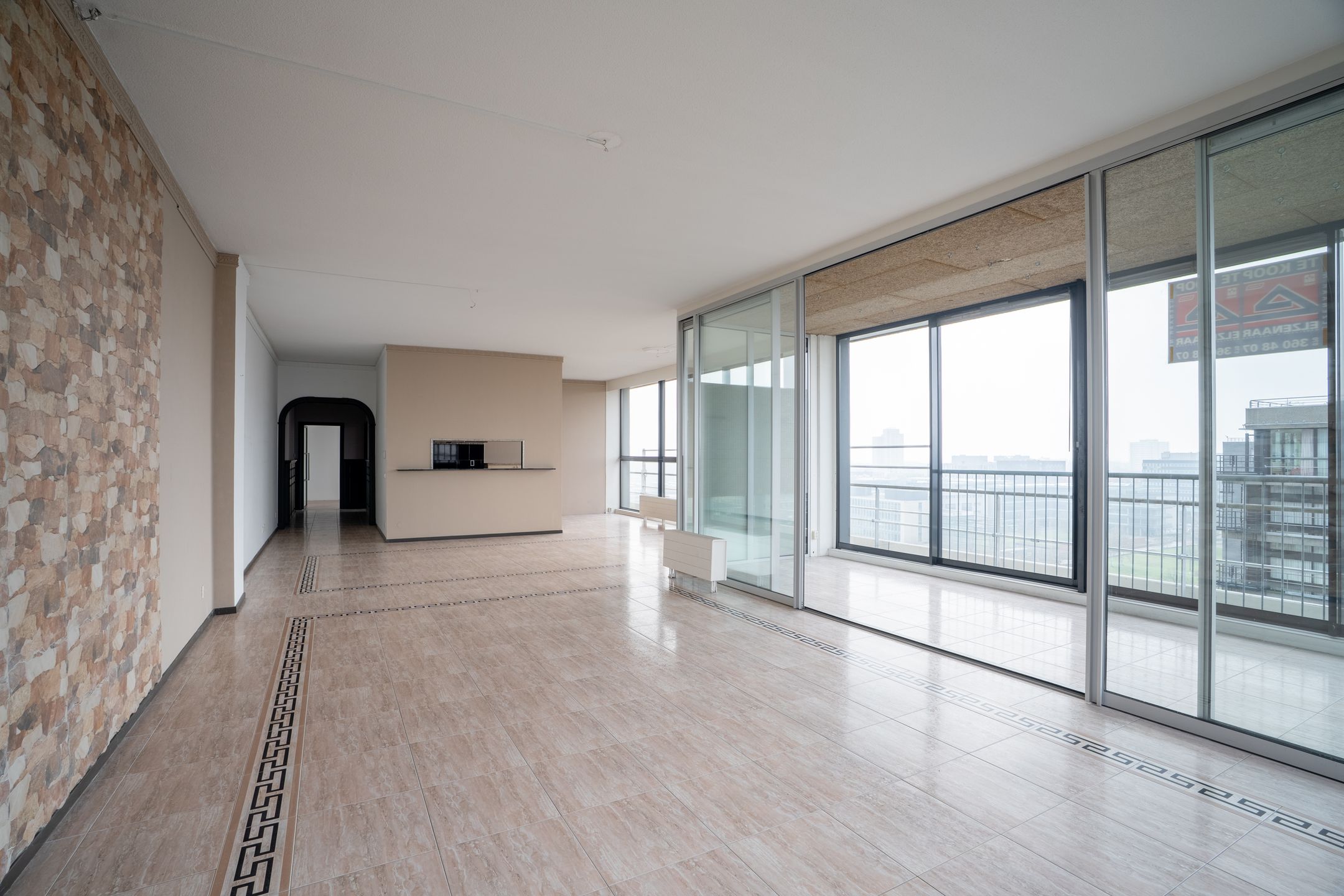 Foto 12 van Sir Winston Churchillln 283-F055