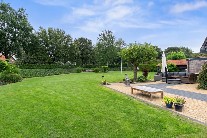 Photo 4 of Horstlaan 12