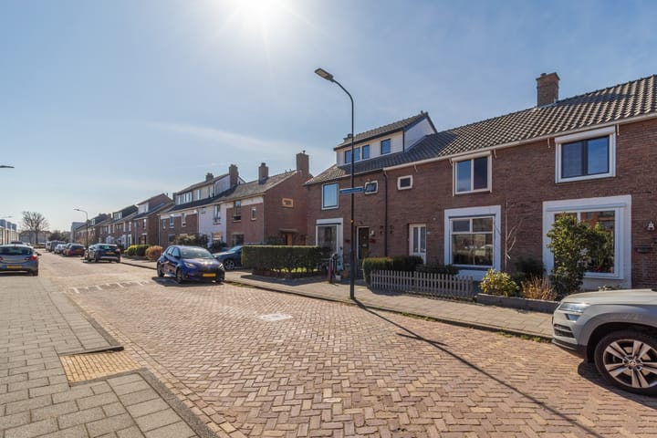 Foto 30 van Meidoornstraat 36